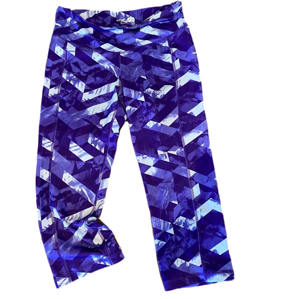 ๐ฅNWOT Old Navy Active purple workout capris M - Picture 1 of 3